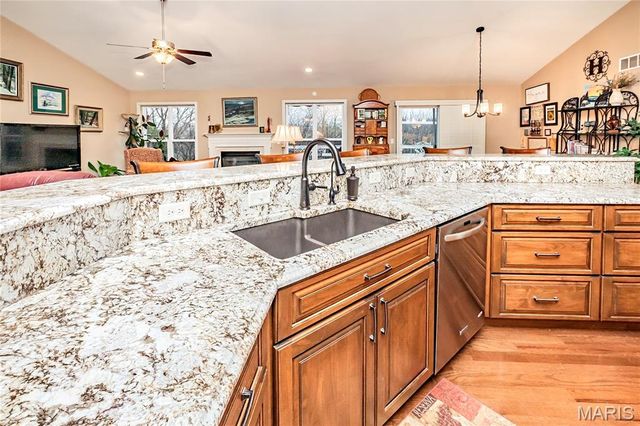 1570 Heritage Valley Drive, High Ridge, MO 63049