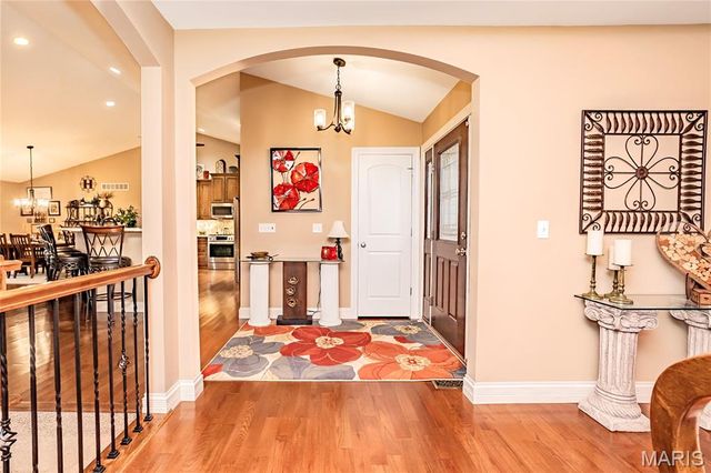 1570 Heritage Valley Drive, High Ridge, MO 63049