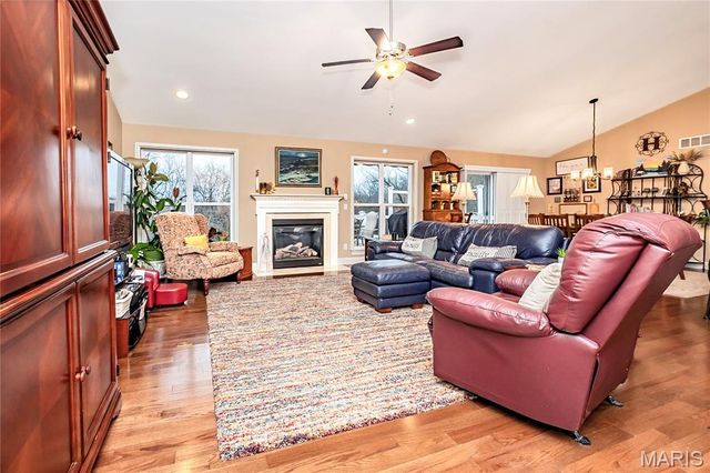 1570 Heritage Valley Drive, High Ridge, MO 63049