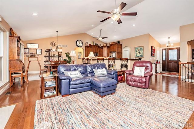 1570 Heritage Valley Drive, High Ridge, MO 63049