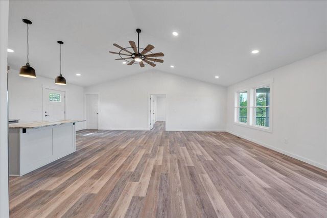5152 Roanoke RD, Daleville, VA 24083