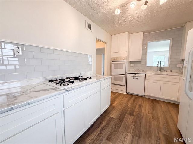 8606 Vasel Avenue, St Louis, MO 63123