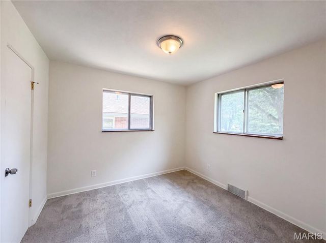 8606 Vasel Avenue, St Louis, MO 63123