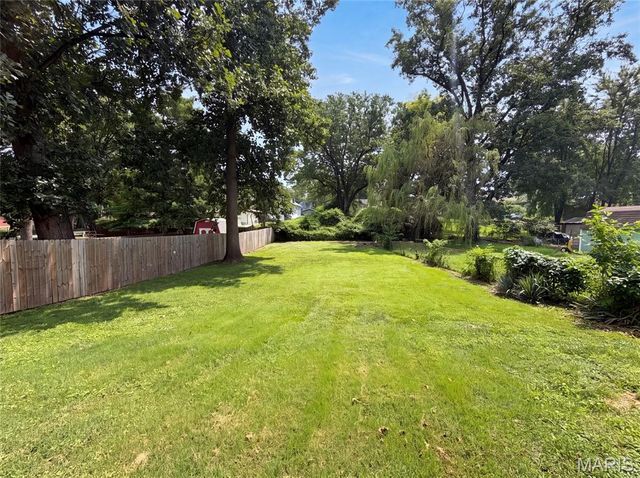 8606 Vasel Avenue, St Louis, MO 63123