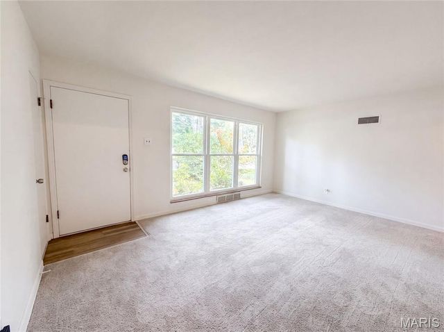 8606 Vasel Avenue, St Louis, MO 63123