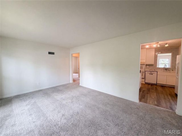 8606 Vasel Avenue, St Louis, MO 63123