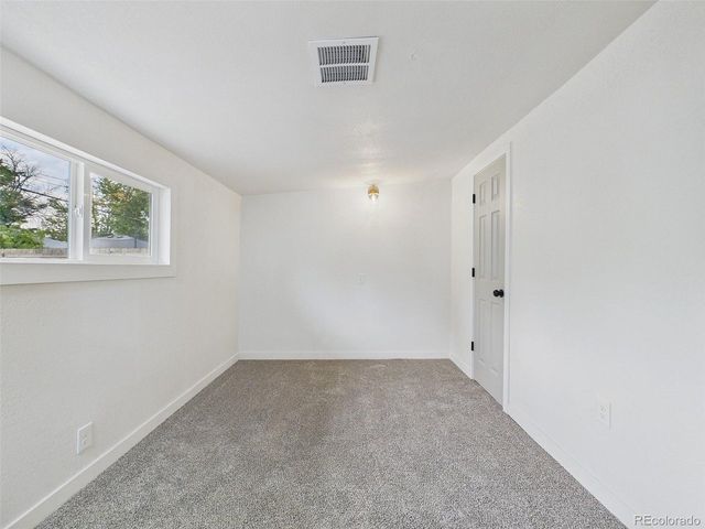 970 Scranton St, Aurora, CO 80011