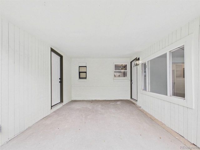 970 Scranton St, Aurora, CO 80011