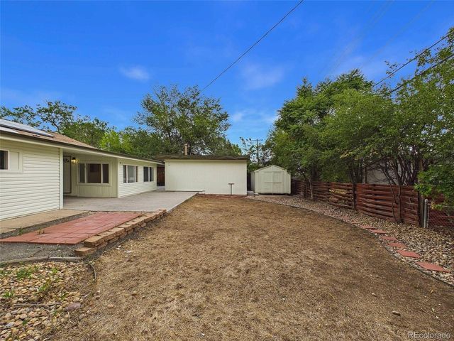 970 Scranton St, Aurora, CO 80011