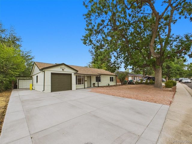 970 Scranton St, Aurora, CO 80011