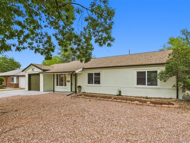 970 Scranton St, Aurora, CO 80011