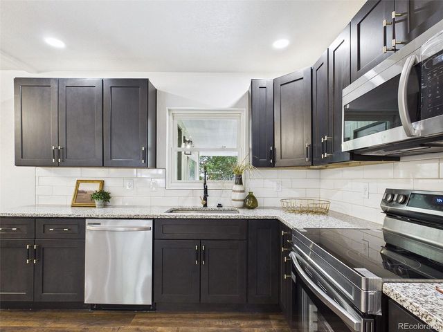 970 Scranton St, Aurora, CO 80011
