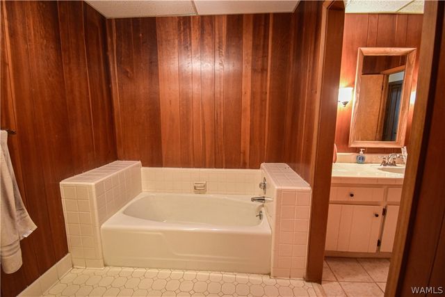 3404 Firethorn, Tuscaloosa, AL 35405