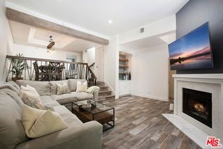 18755 Hatteras Street 16, Tarzana (los Angeles), CA 91356