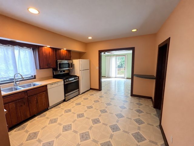 75 Light St, Lynn, MA 01905