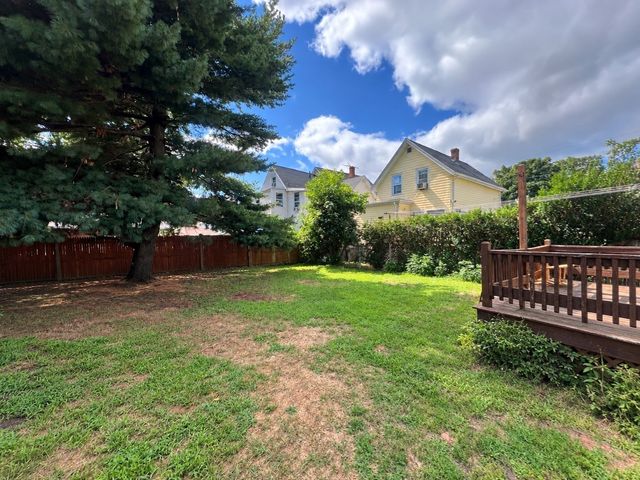 75 Light St, Lynn, MA 01905