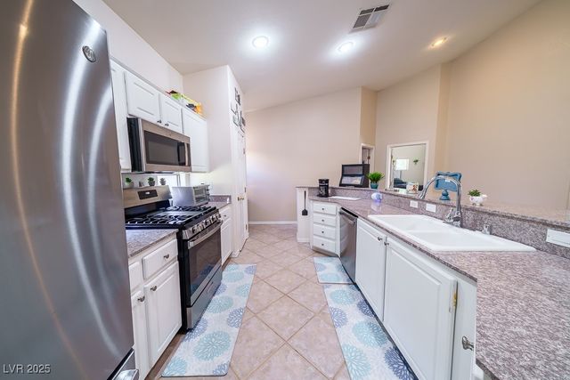 8085 Desert Cloud Avenue, Las Vegas, NV 89131