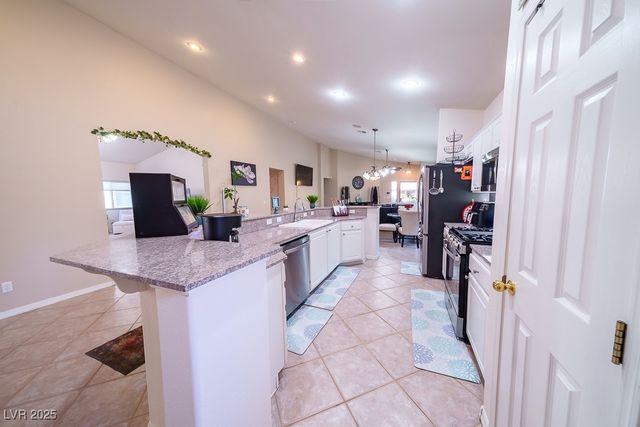 8085 Desert Cloud Avenue, Las Vegas, NV 89131