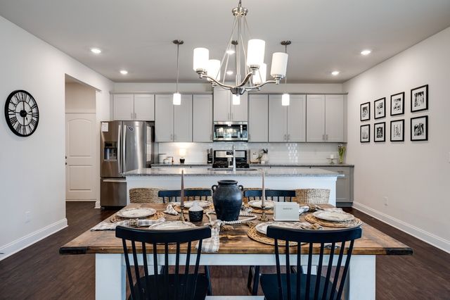 2081 Notchleaf Rd, Antioch, TN 37013