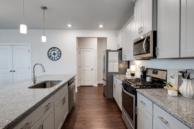 2081 Notchleaf Rd, Antioch, TN 37013