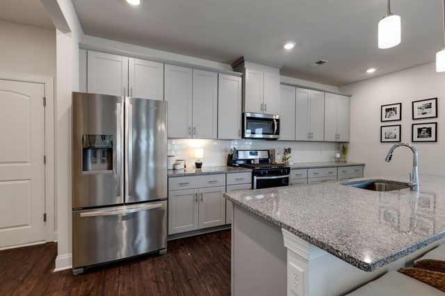 2081 Notchleaf Rd, Antioch, TN 37013