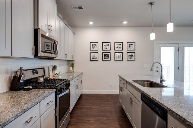 2081 Notchleaf Rd, Antioch, TN 37013