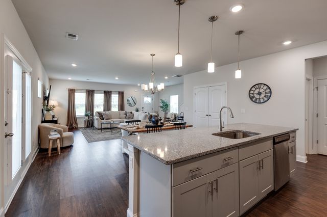 2081 Notchleaf Rd, Antioch, TN 37013