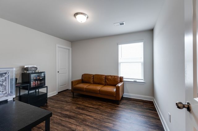 2081 Notchleaf Rd, Antioch, TN 37013