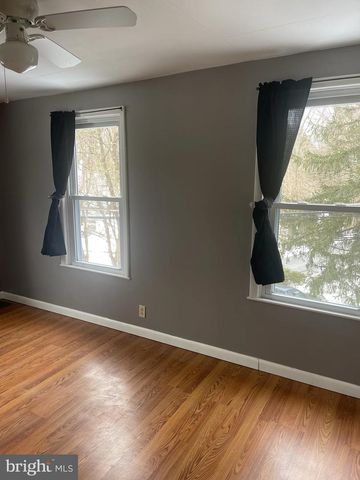 108 POPLAR RD, Fleetwood, PA 19522