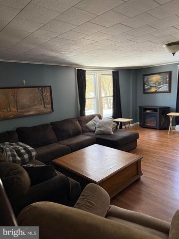 108 POPLAR RD, Fleetwood, PA 19522