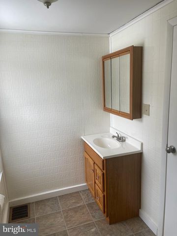 108 POPLAR RD, Fleetwood, PA 19522