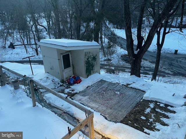 108 POPLAR RD, Fleetwood, PA 19522