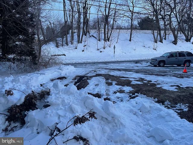 108 POPLAR RD, Fleetwood, PA 19522