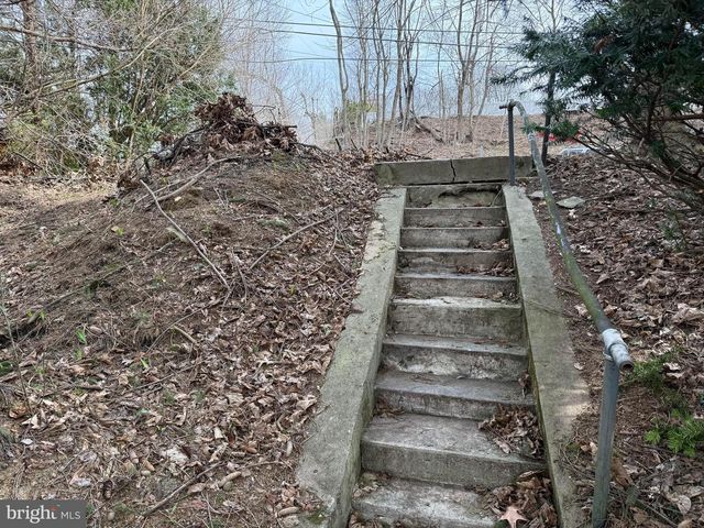 108 POPLAR RD, Fleetwood, PA 19522