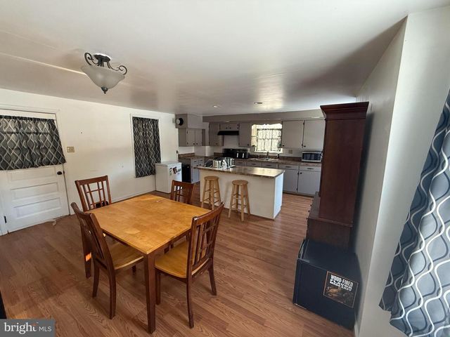 108 POPLAR RD, Fleetwood, PA 19522