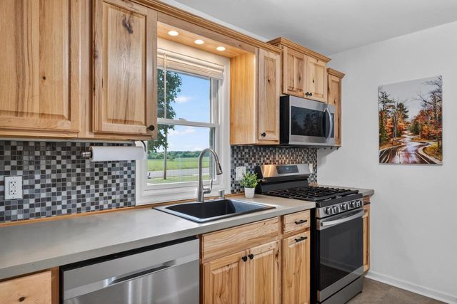 6096 Highway 73, Marshall, WI 53559