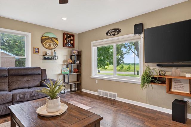 6096 Highway 73, Marshall, WI 53559