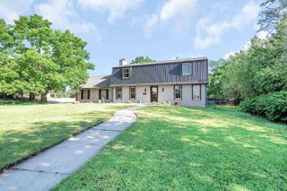 2111 Melrose Ln, Salina, KS 67401