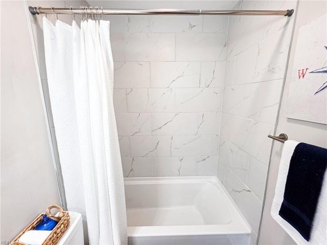 303 Dover RD, Hampton, VA 23666
