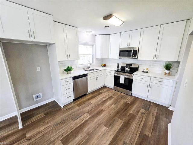 303 Dover RD, Hampton, VA 23666