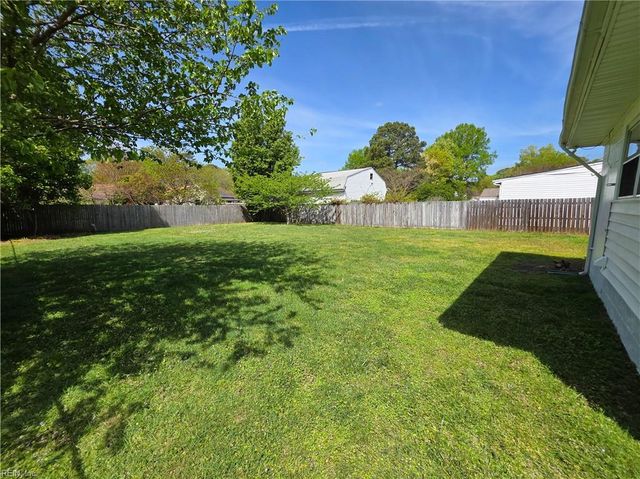 303 Dover RD, Hampton, VA 23666