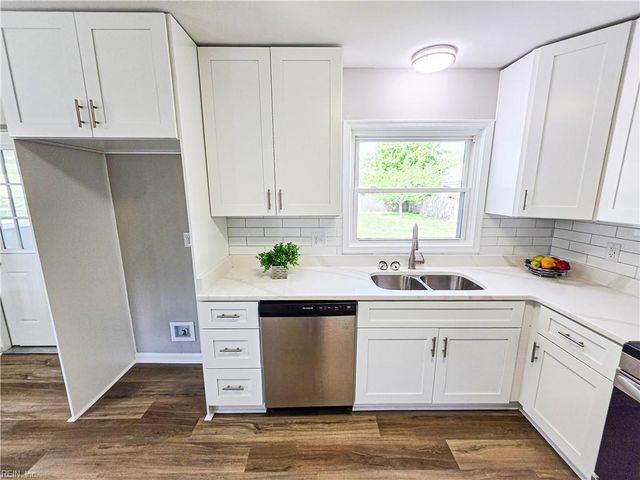 303 Dover RD, Hampton, VA 23666