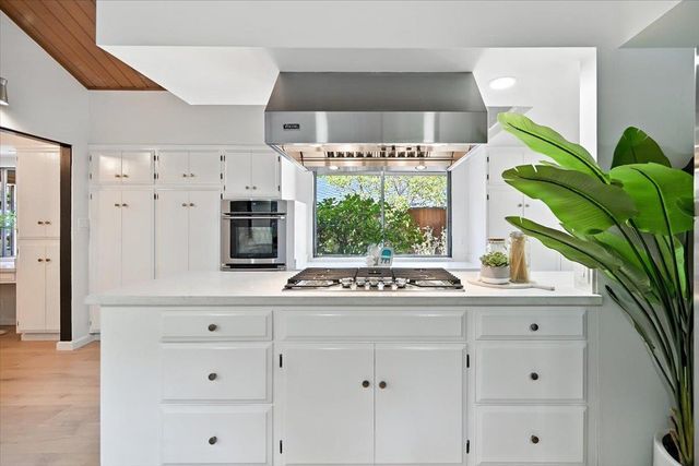 14582 Horseshoe Court, Saratoga, CA 95070