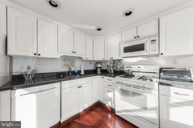 14 W SOUTH 31ST, Long Beach Township, NJ 08008