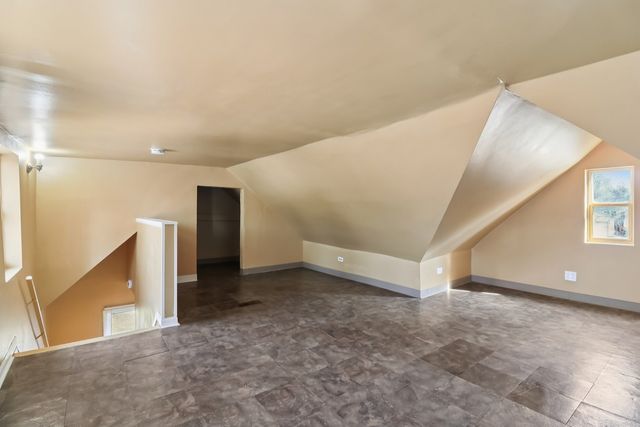 611 Golfview Drive, Round Lake Beach, IL 60073