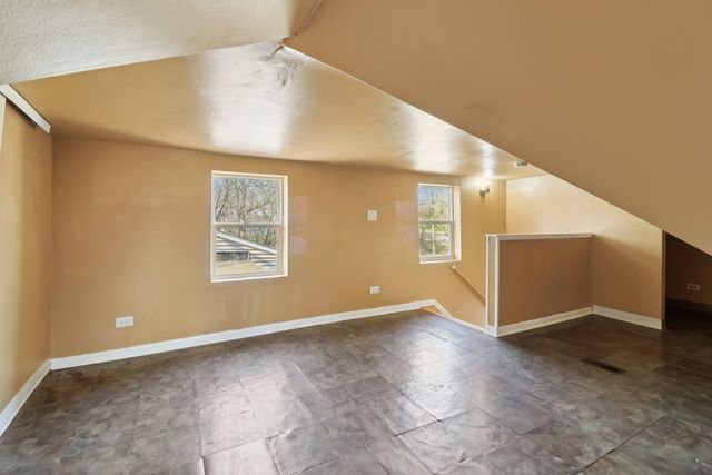 611 Golfview Drive, Round Lake Beach, IL 60073