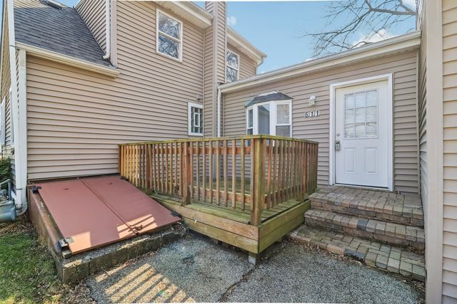 611 Golfview Drive, Round Lake Beach, IL 60073