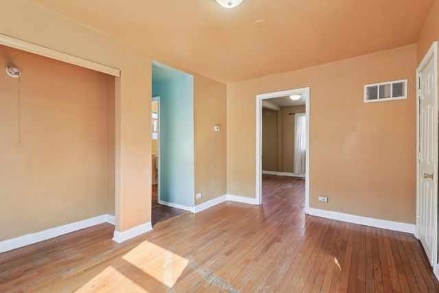 611 Golfview Drive, Round Lake Beach, IL 60073