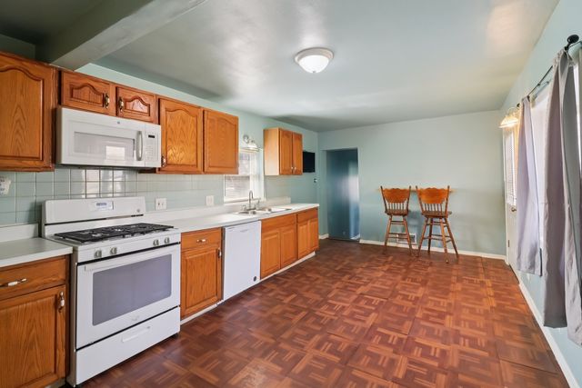 611 Golfview Drive, Round Lake Beach, IL 60073