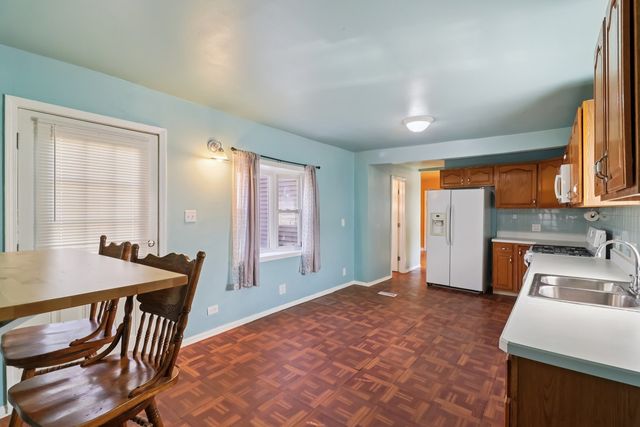 611 Golfview Drive, Round Lake Beach, IL 60073